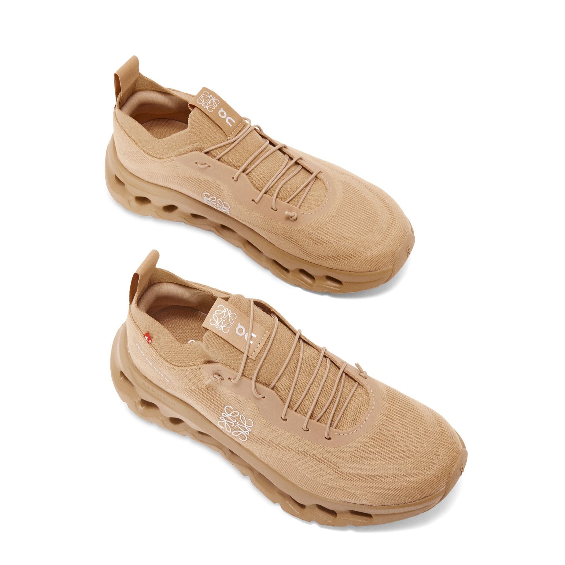 On Running Cloudtilt x LOEWE foncé sable – Image 4