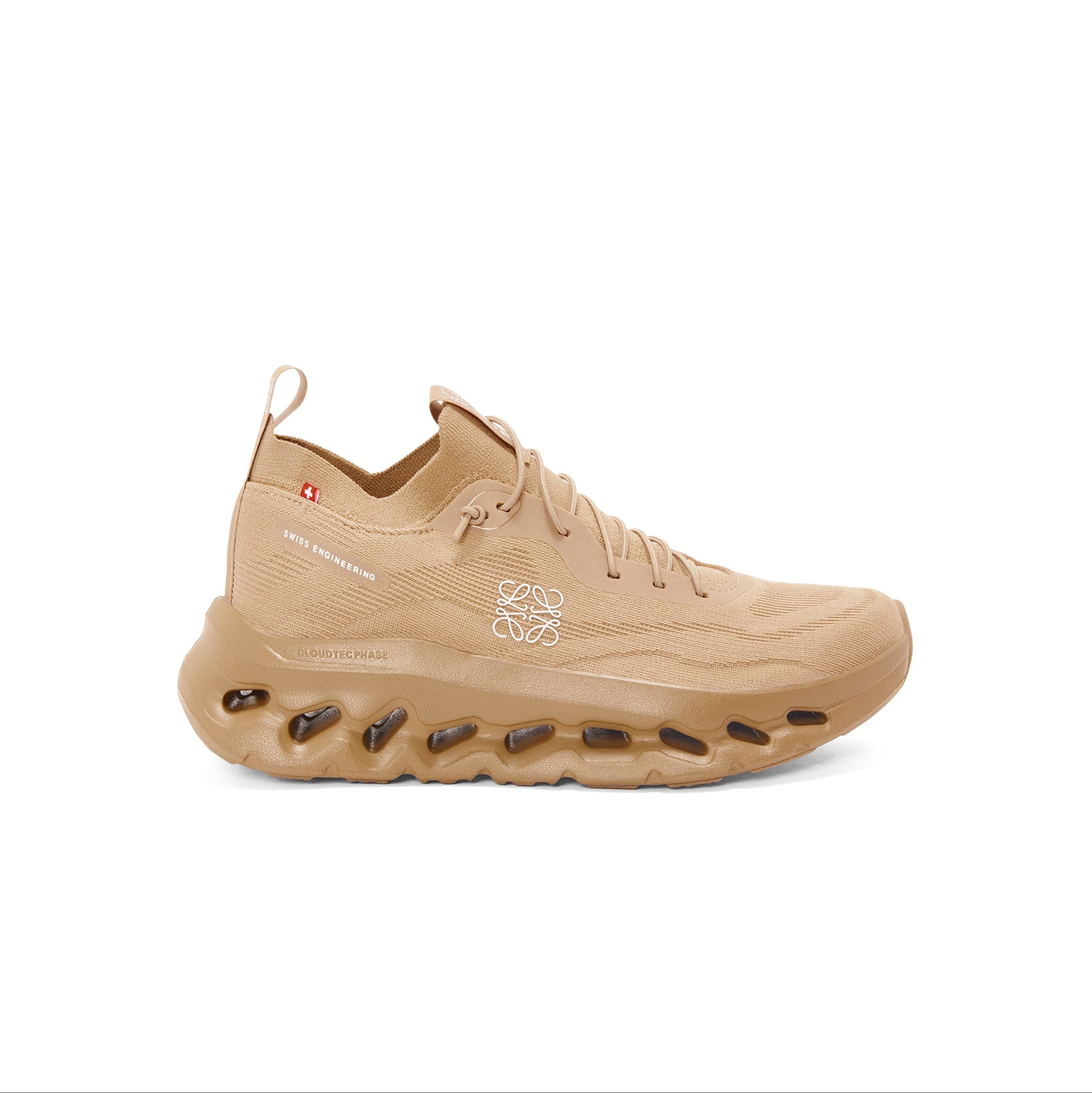 On Running Cloudtilt x LOEWE foncé sable – Image 2